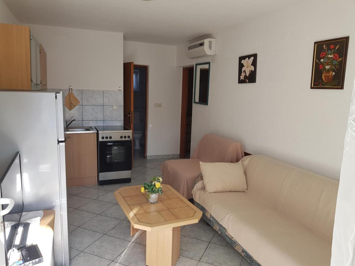 Astra Daire Vir Dış mekan fotoğraf